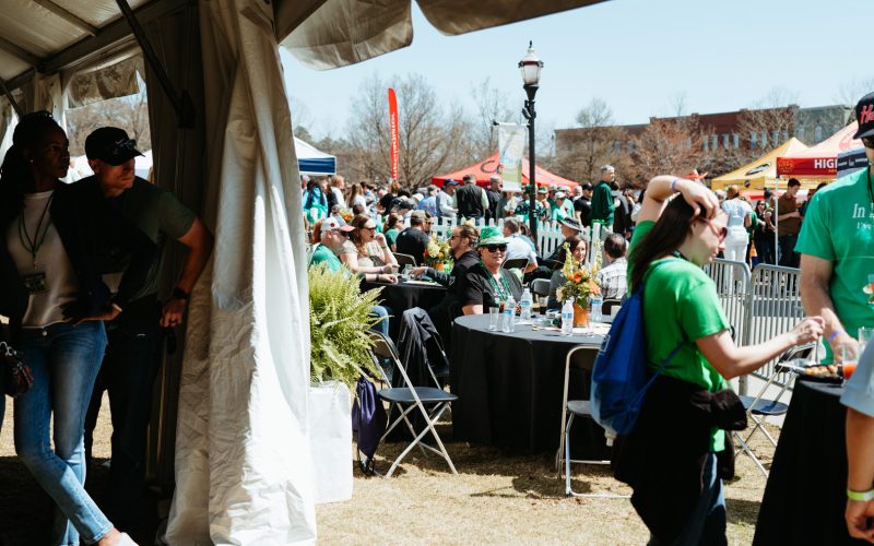 Fiesta Tent, Black Poly Linen, Black Alloy Folding Chair